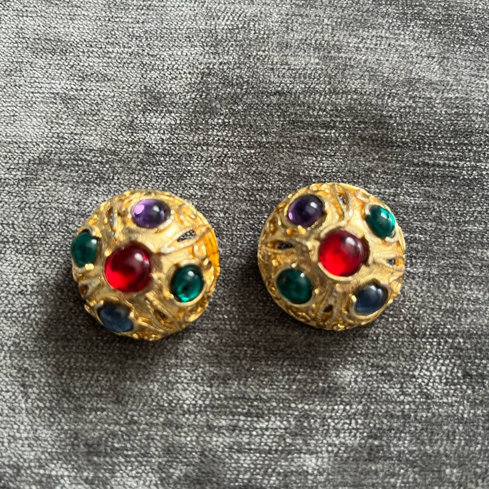 Colored stone clip on earrings - Picture 4 of 4